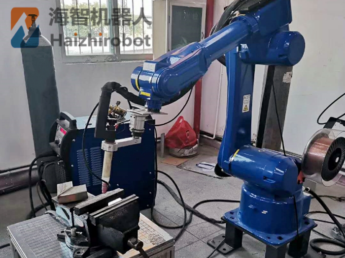 工業(yè)機器人教學設備、實訓編程操作培訓