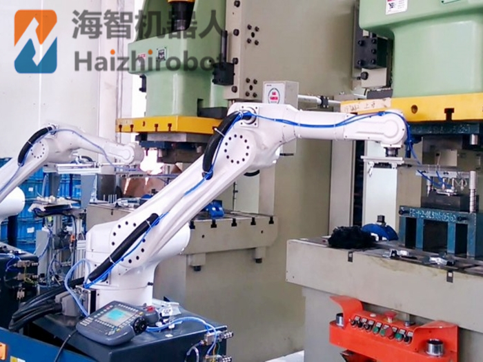 沖壓機(jī)械手機(jī)型怎么選擇！沖床機(jī)器人幾軸？